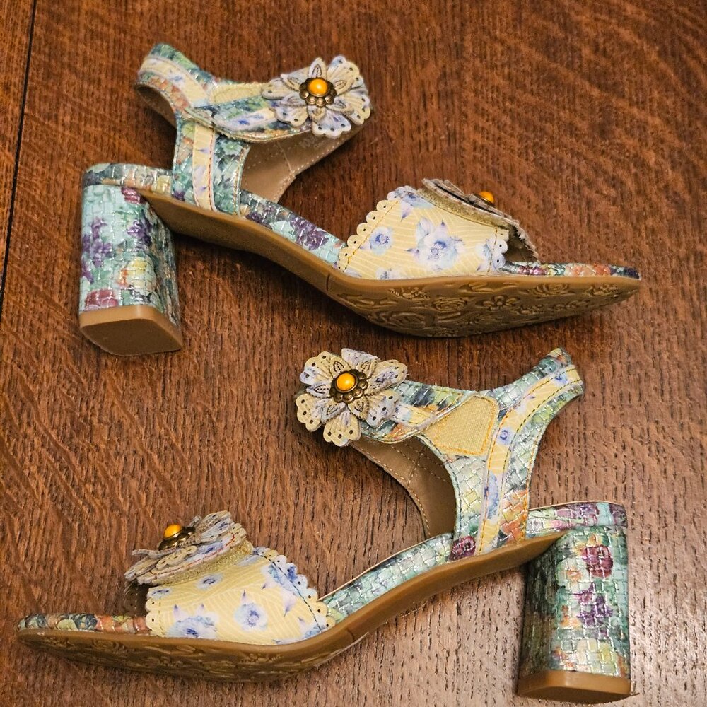 Artiste Women's Multicolor Floral Embellished Sandals - Picture 5 of 5
